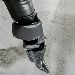 Elegant Black Leather Women's Boots